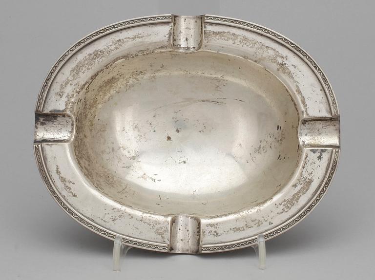 ASKFAT, silver, Carlman, Stockholm, 1943. Vikt ca 277 gram.