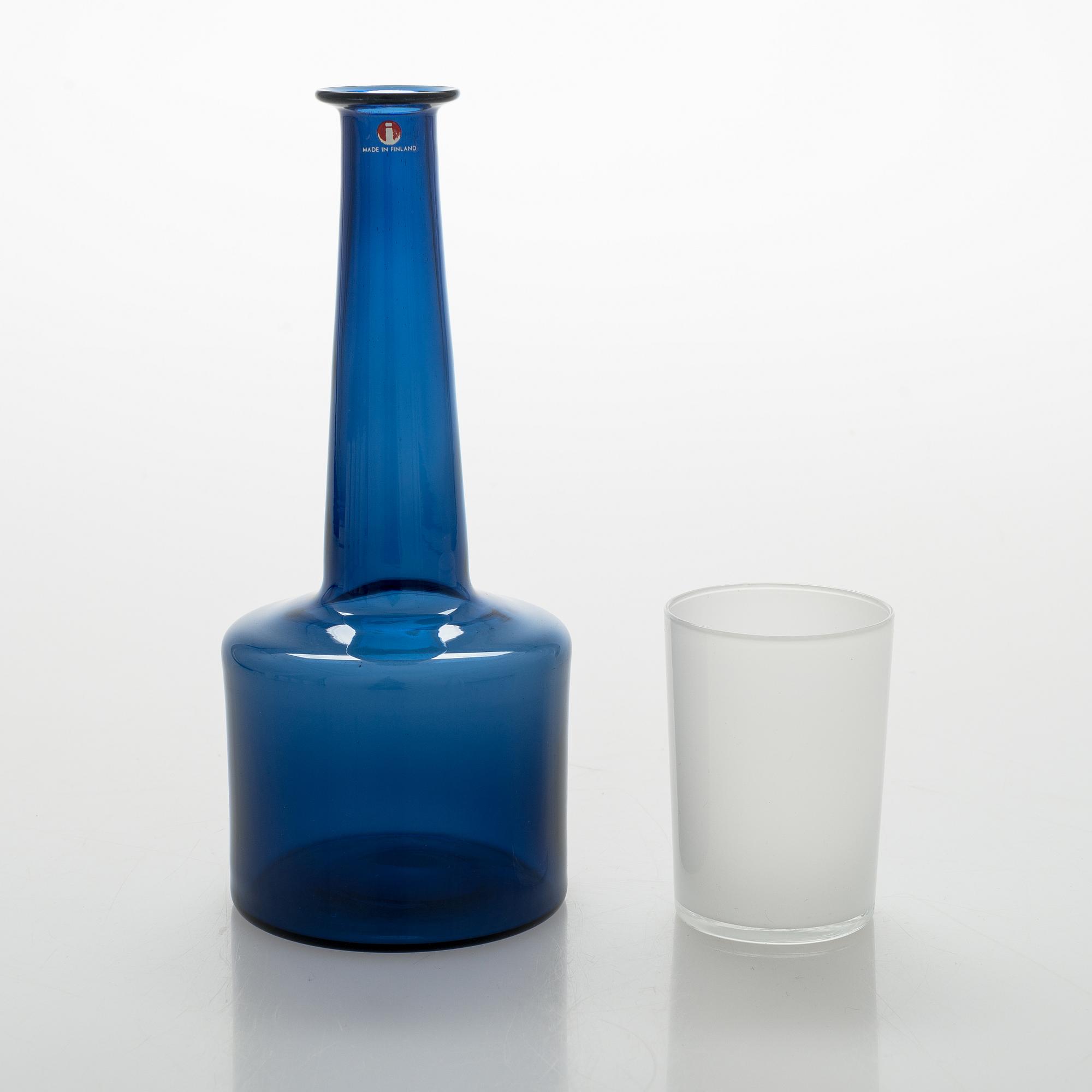 Timo Sarpaneva, karahvi, signeerattu TS, ja laseja, 6 kpl, "i-linja". Iittala. Mallit muotoiltu 1964 ja 1958.