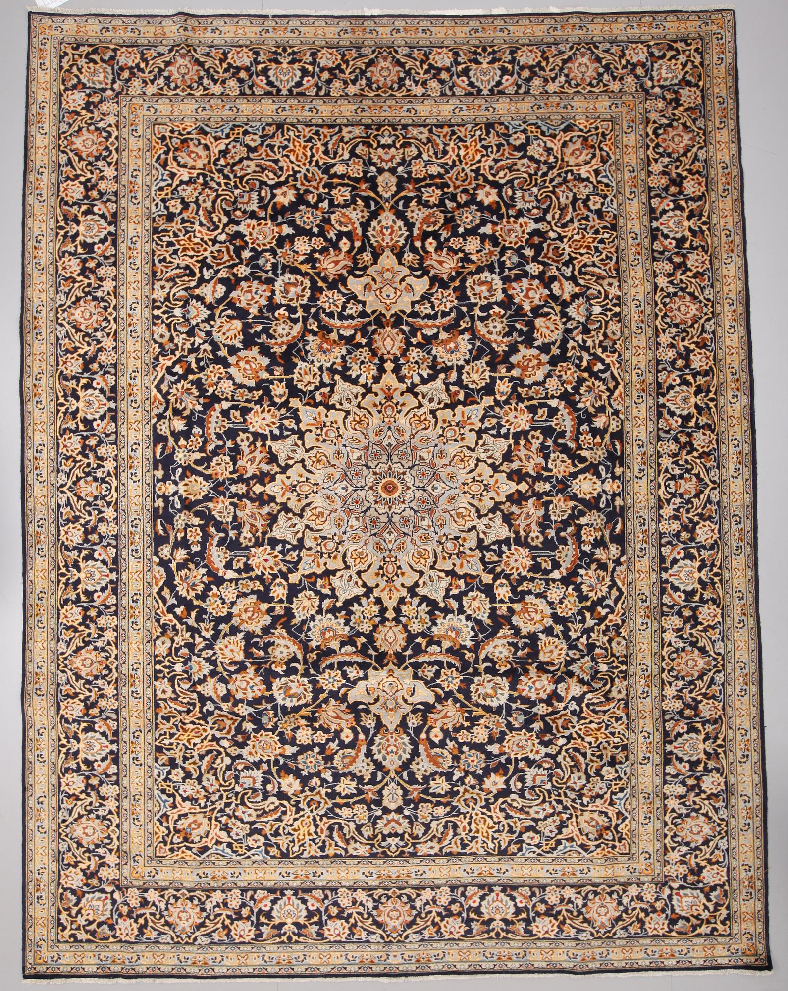 MATTA, Keshan, old. Ca 375 x 295 cm.