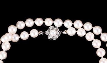 COLLIER, odlade rosa tonade saltvattenspärlor, lås 18k vitguld med små diamanter och pärla. Ca1980/90-tal.