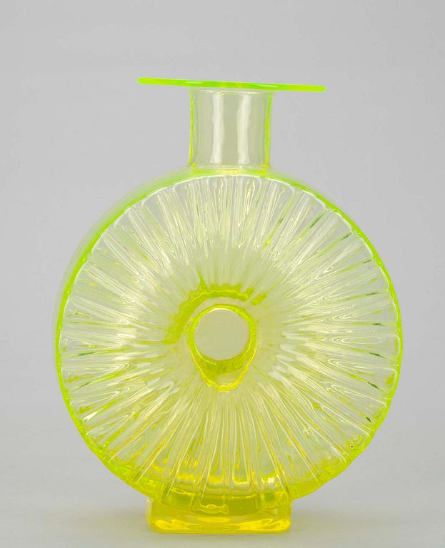 FLASKA, glas, "Solflaska" Helena Tynell, Riihimäen Lasi Oy, 1900-talets senare hälft.