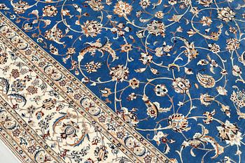 A part silk Nain carpet, so-called 4LAA, approx. 367 x 260 cm.