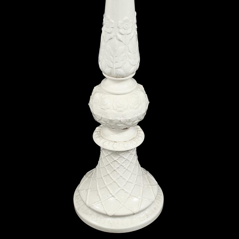 PIEDESTAL samt YTTERFODER, porslin, 1900-talets mitt.