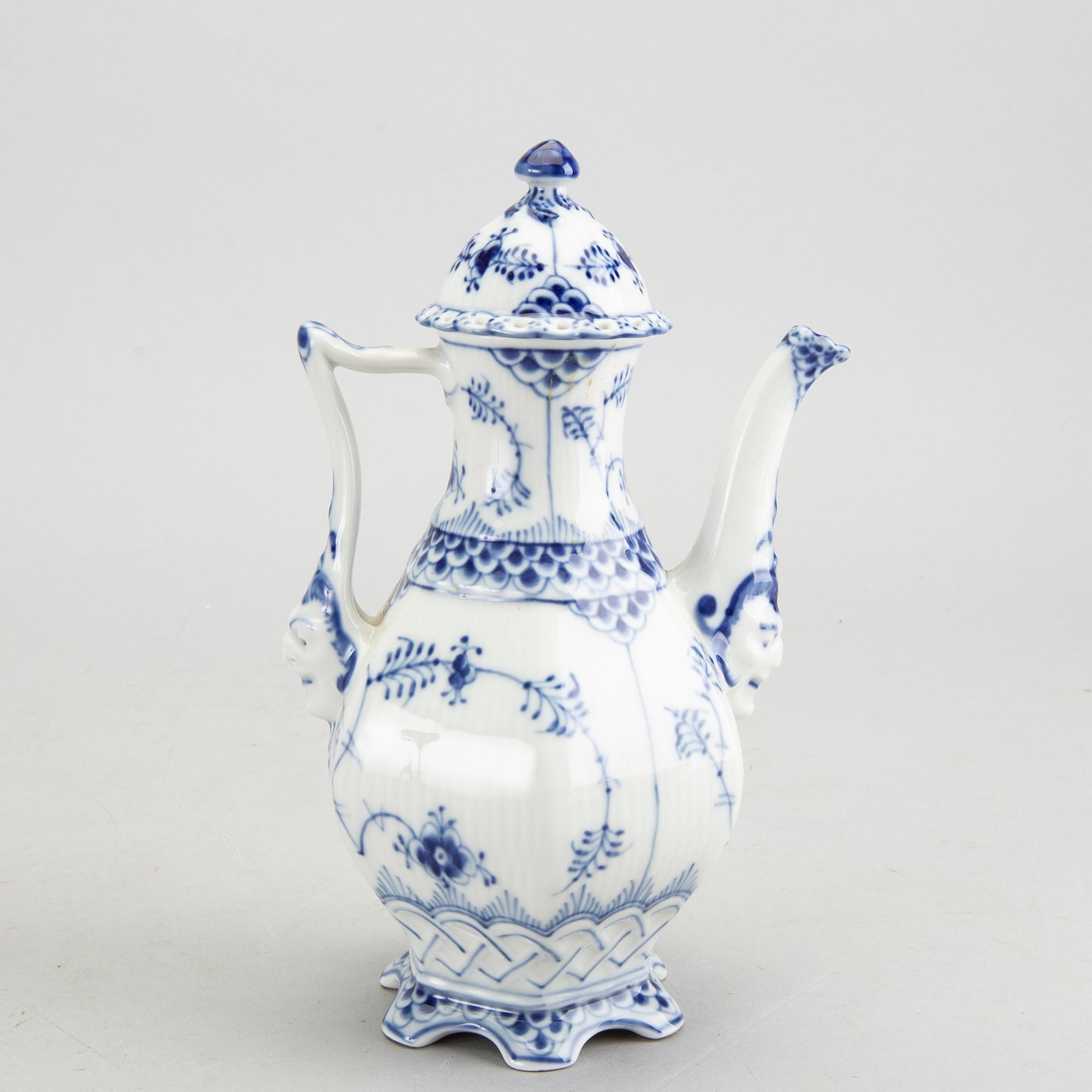 Servis 25 dlr Musselmalet Helblonde Royal Copenhagen Danmark 1900-talets senare del porslin.