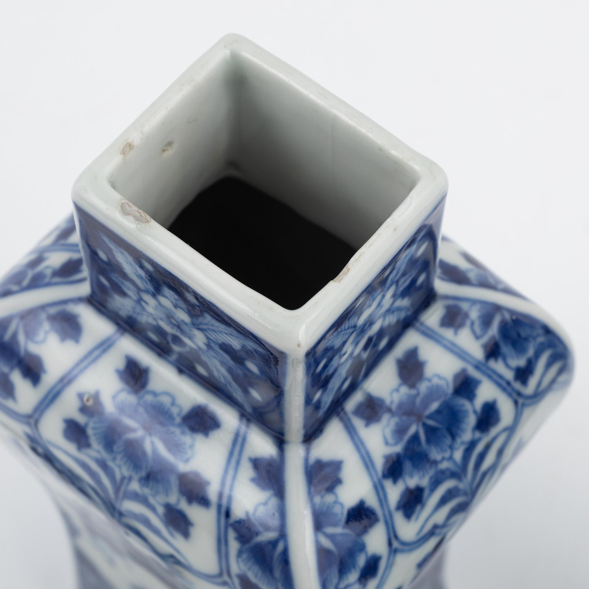 A pair Kangxi style, China, 20th century.