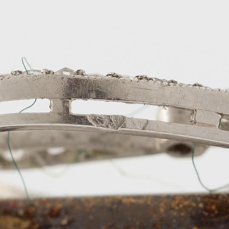 Brooch, gold and old-cut and rose-cut diamonds.