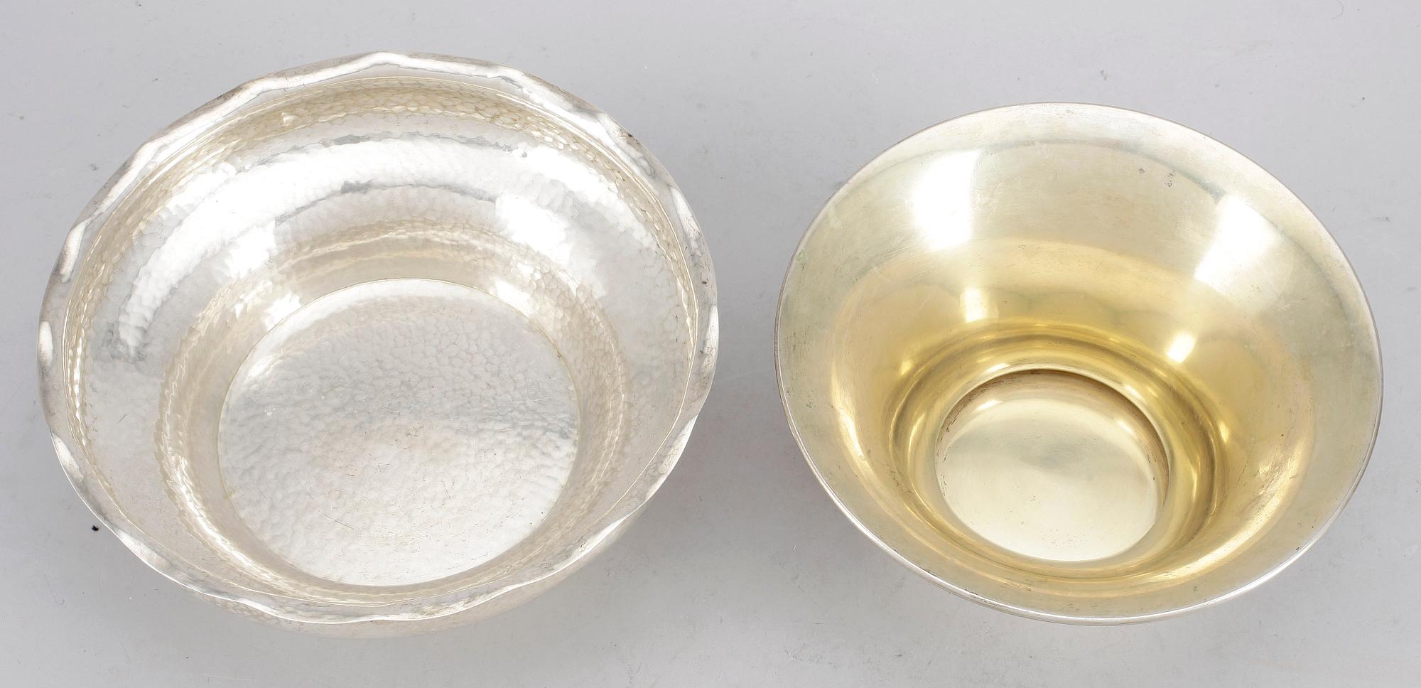 SKÅLAR, 2 st. Silver. Bl a A Erlandssons Silvervarufabriks, Kristianstad 1925. Tot ca 420 g.
