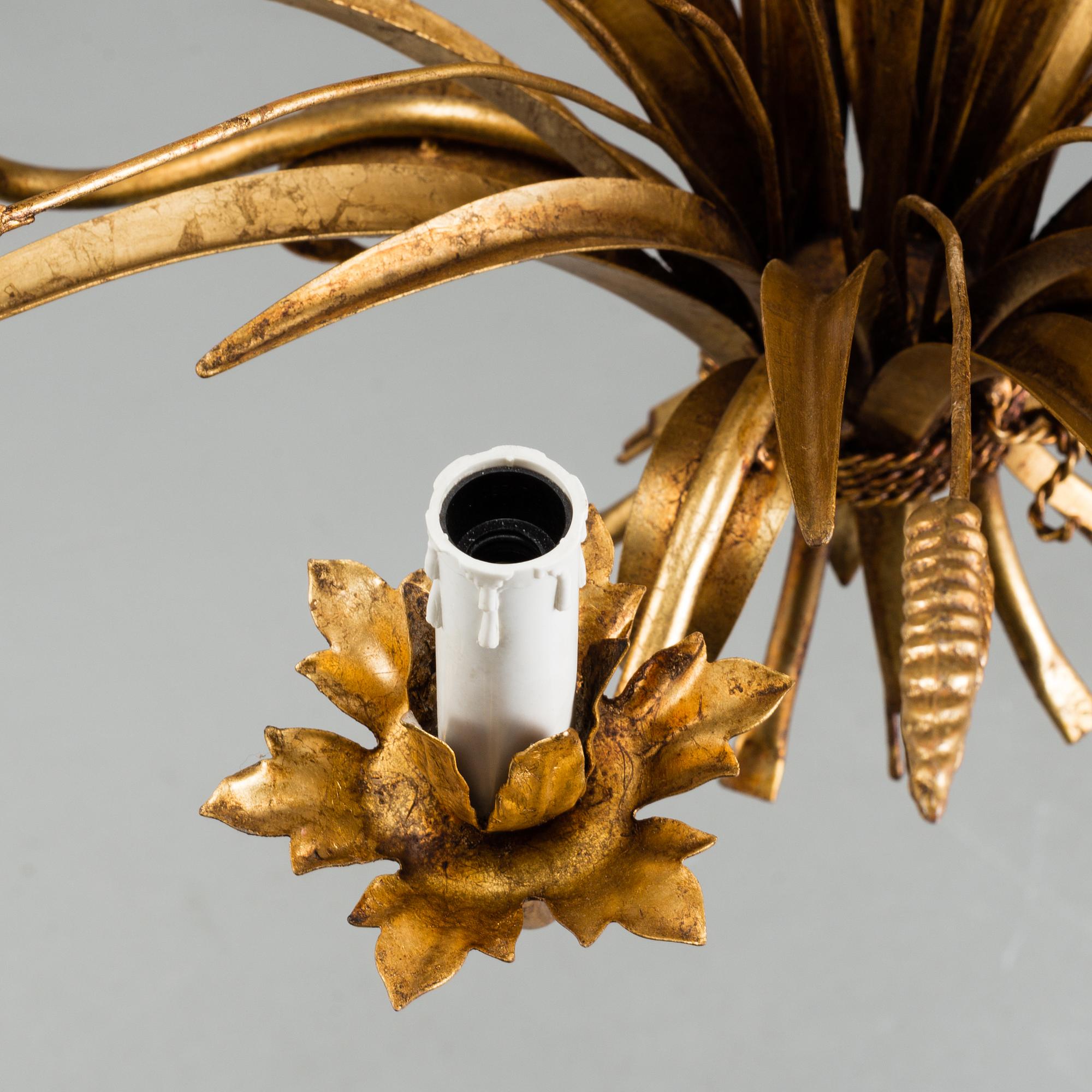 TAKKRONA SAMT ETT PAR LAMPETTER, Italien, 1900-talets andra hälft.