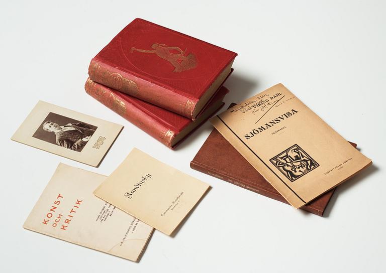 Books/Pamphlets (6) and a photo depicting Gösta Adrian-Nilsson.