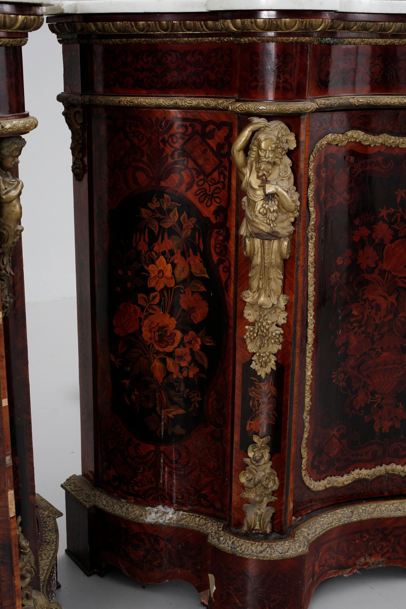 SKÄNKAR, ett par, Louis XV-stil, sent 1800-tal.