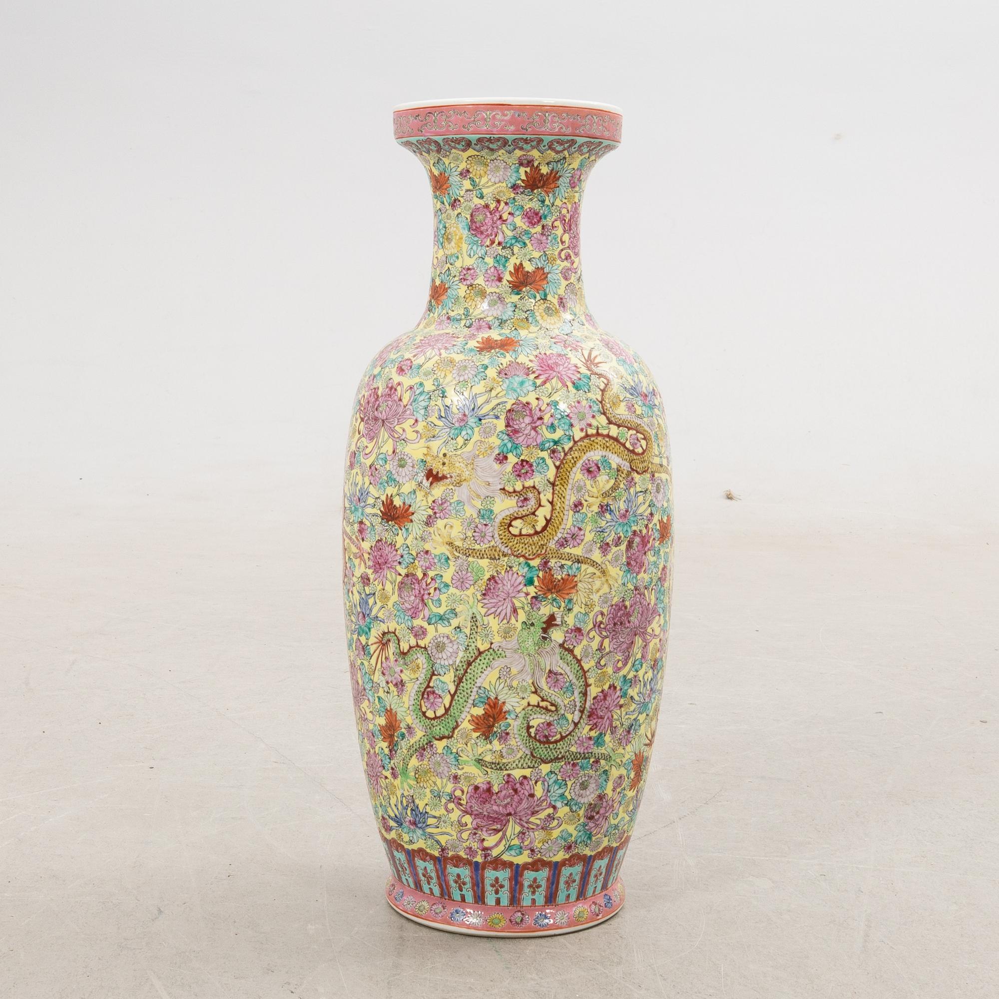 Golvvas Kina 1900-tal porslin.