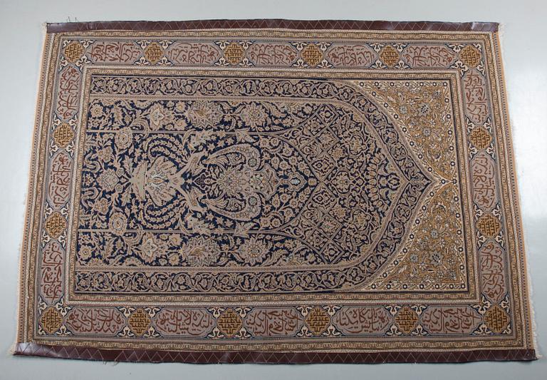 MATTA, Iran, Ghom, old. Ca 149x217 cm.