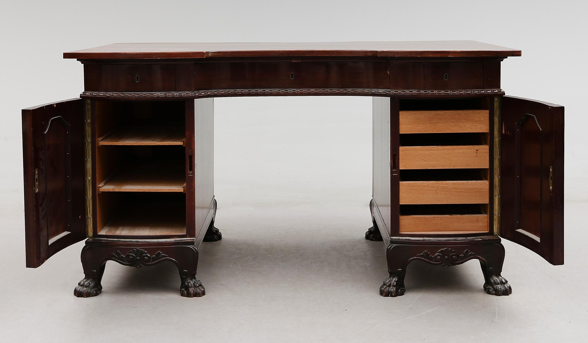 SKRIVBORD, 1900-talets första hälft.