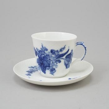 ROYAL COPENHAGEN, a 28 piece "Blå blomst" porcelain coffee service, Denmark.