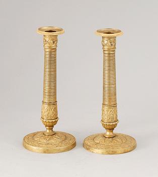 LJUSSTAKAR, ett par, empire. 1800-talets början.