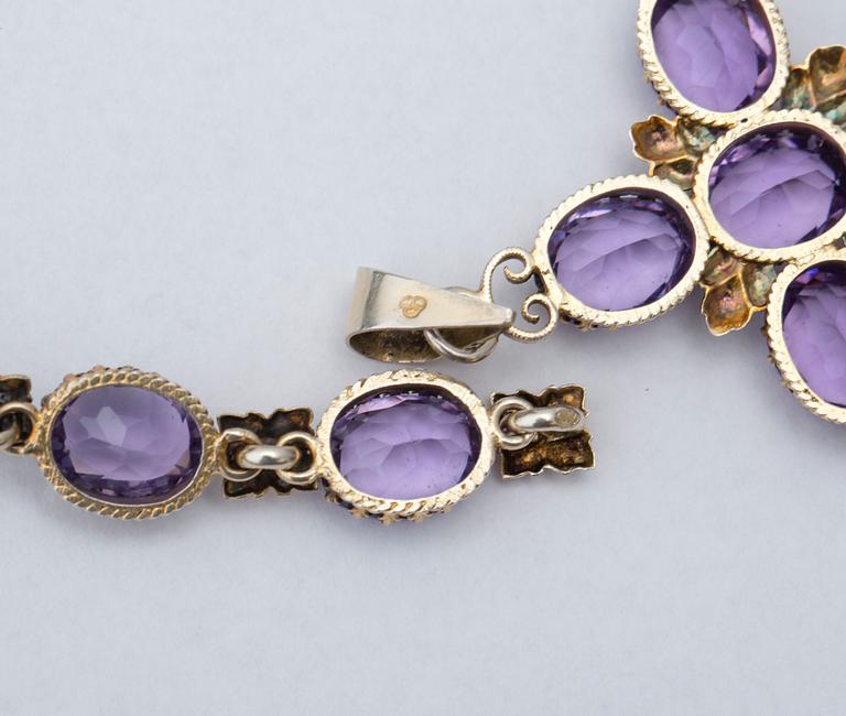 COLLIER samt HÄNGE, förgyllt silver med ametister, ca 1900-talets första hälft.