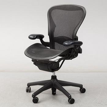 An 'Aeron' swivel armchair by Don Chadwich / Bill Stumpf, Herman Miller.