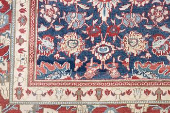 An antique cotton Agra of 'Ziegler Mahal' design, Northern India, c. 647 x 330 cm.