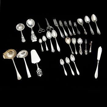 BESTICKPARTI, ca 95 delar, silver, mest Sverige och 1900-tal. Tot ca 3000 gram.