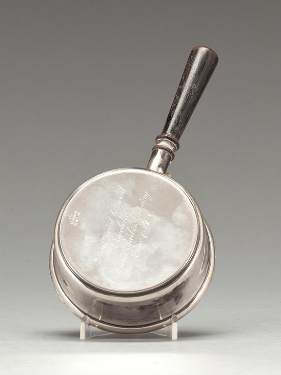 KAROTT MED LOCK, silver CG Hallberg, Stockholm, 1917. Vikt ca 240 g.