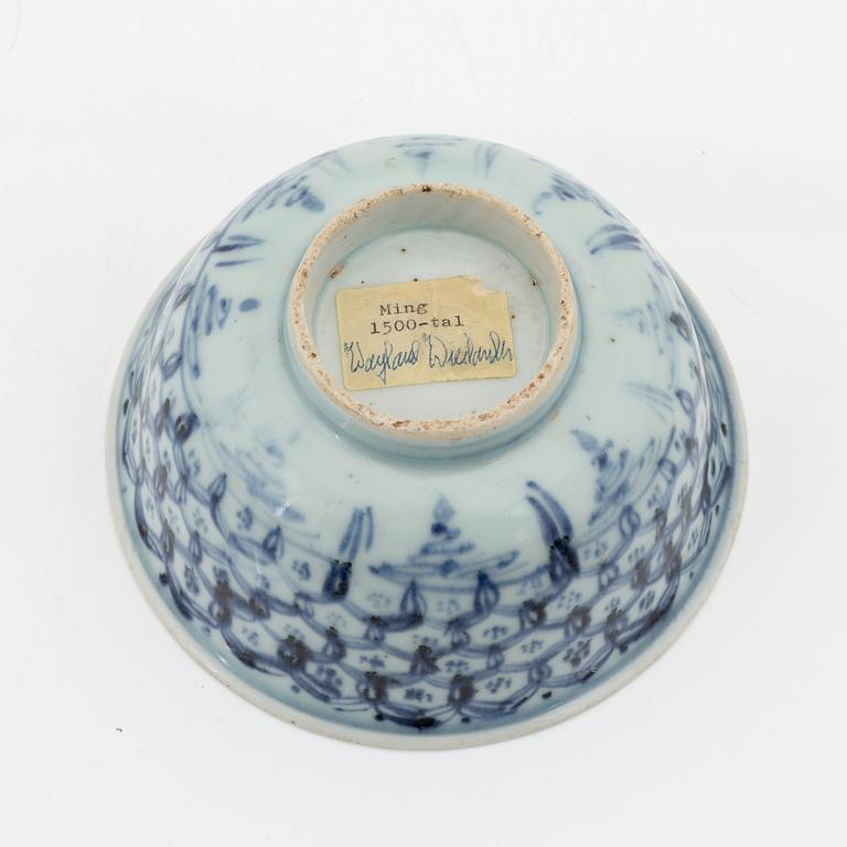 A blue and white bowl, Ming dynasty (1368-1644).