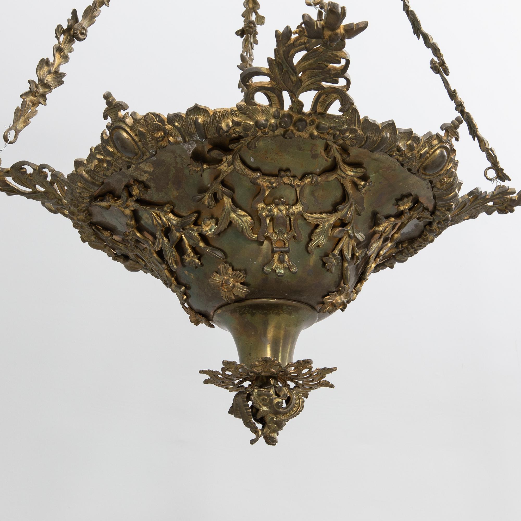 Chandelier Neo-Rococo second half of the 19th century, not complete.