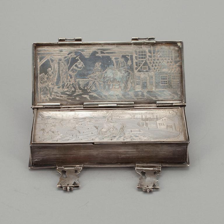 ETUI, silver, sannolikt Mellaneuropa 1800-tal. Vikt 298 g.