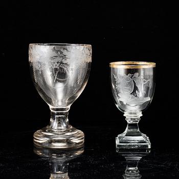 GLAS, två stycken. Sengustavianska, omkring 1800.