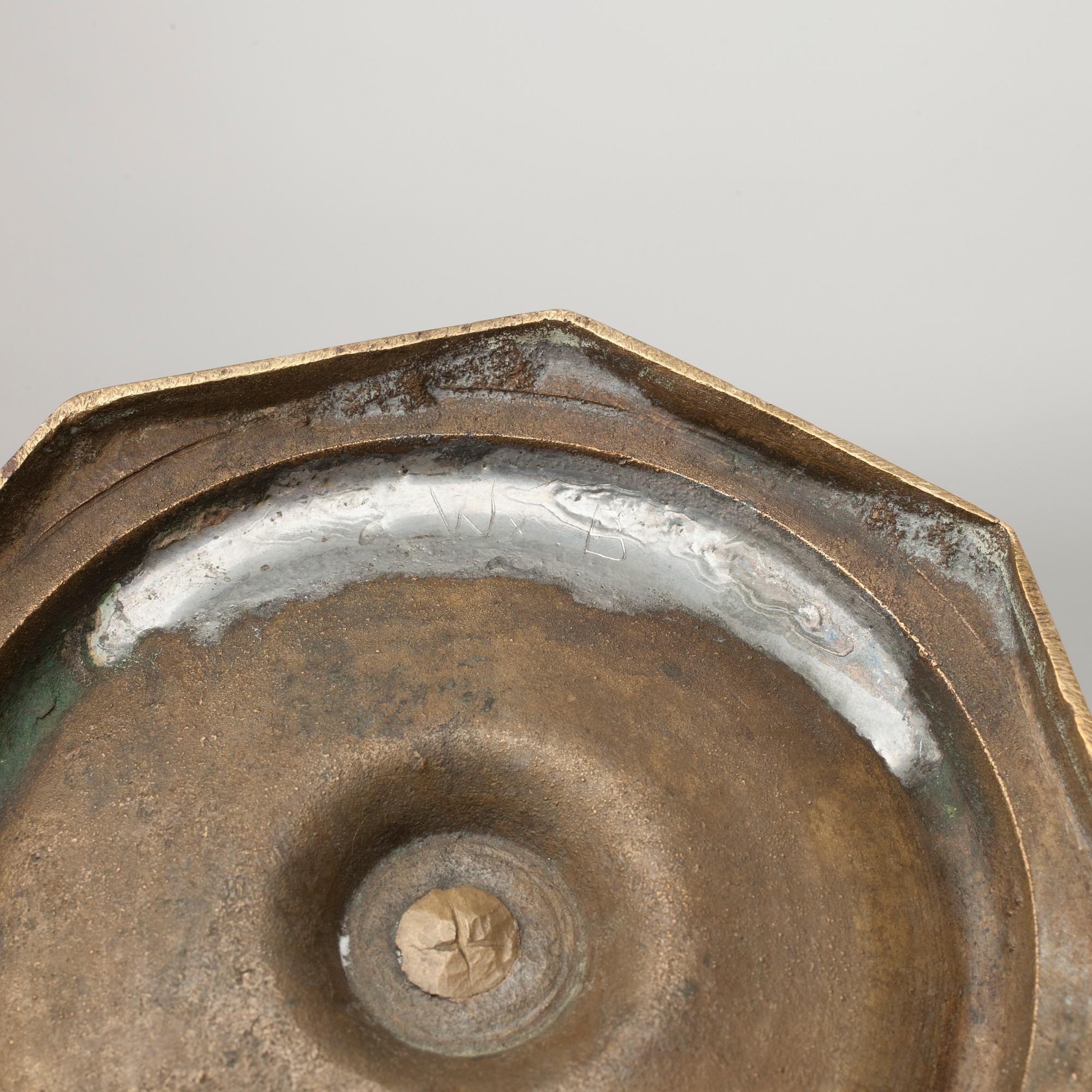 LJUSSTAKAR, 2 st, mässing möjligen Spanien 1600-talets slut.