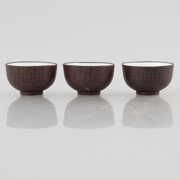 Tekanna, koppar 3 st, samt skålfat, yixing, kina, 1900-tal.