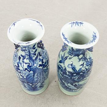Golvvaser 2 st Kina 1900-tal porslin.