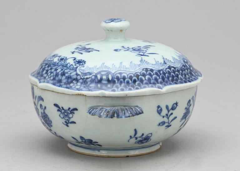 SOCKERSKÅL, porslin, Kina, Qing dynastin, Qianlong (1736-1795).