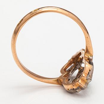 A 14K gold ring with an beryl and diamonds ca. 0.55 ct in total. Soviet union.