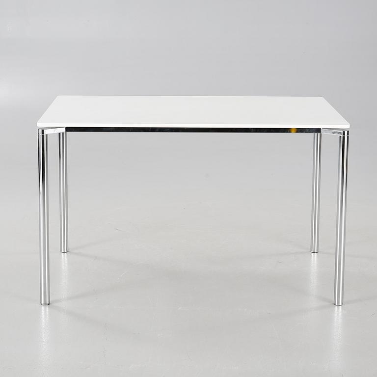 A "Plano" table, deisgned by Pelikan Design (Niels Gammelgaard og Lars Mathiesen) for Fritz Hansen, made 2004.