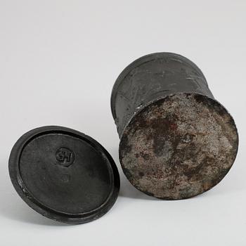 TOBAKSBURK, gjutjärn, Hällefors, daterad 1788.