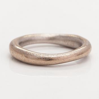 Ole Lynggaard, Ring "Love 3", 18K vitguld. Danmark.