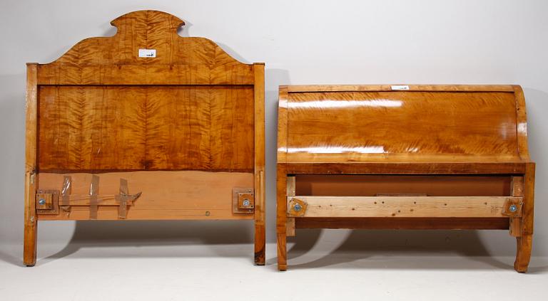 SÄNGGAVLAR, senempire, 1800-talets mitt.