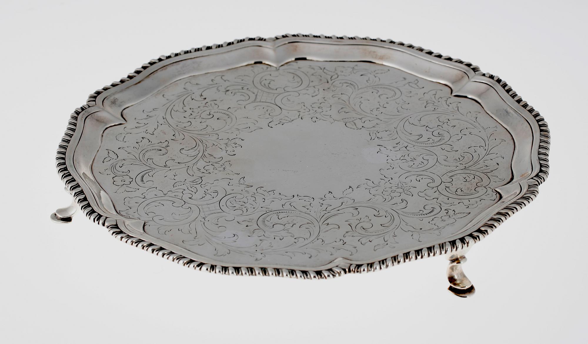SALVER, silver. London 1771. Ca 500 gram.