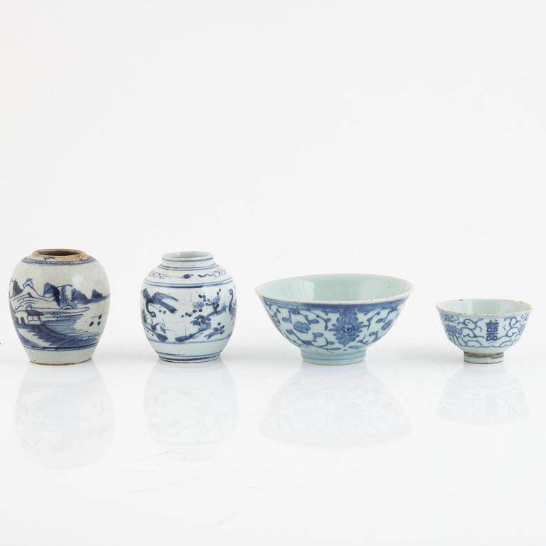 A group of two Chinese blue and white bowls and two jars, Qing dynasty, 19th century.