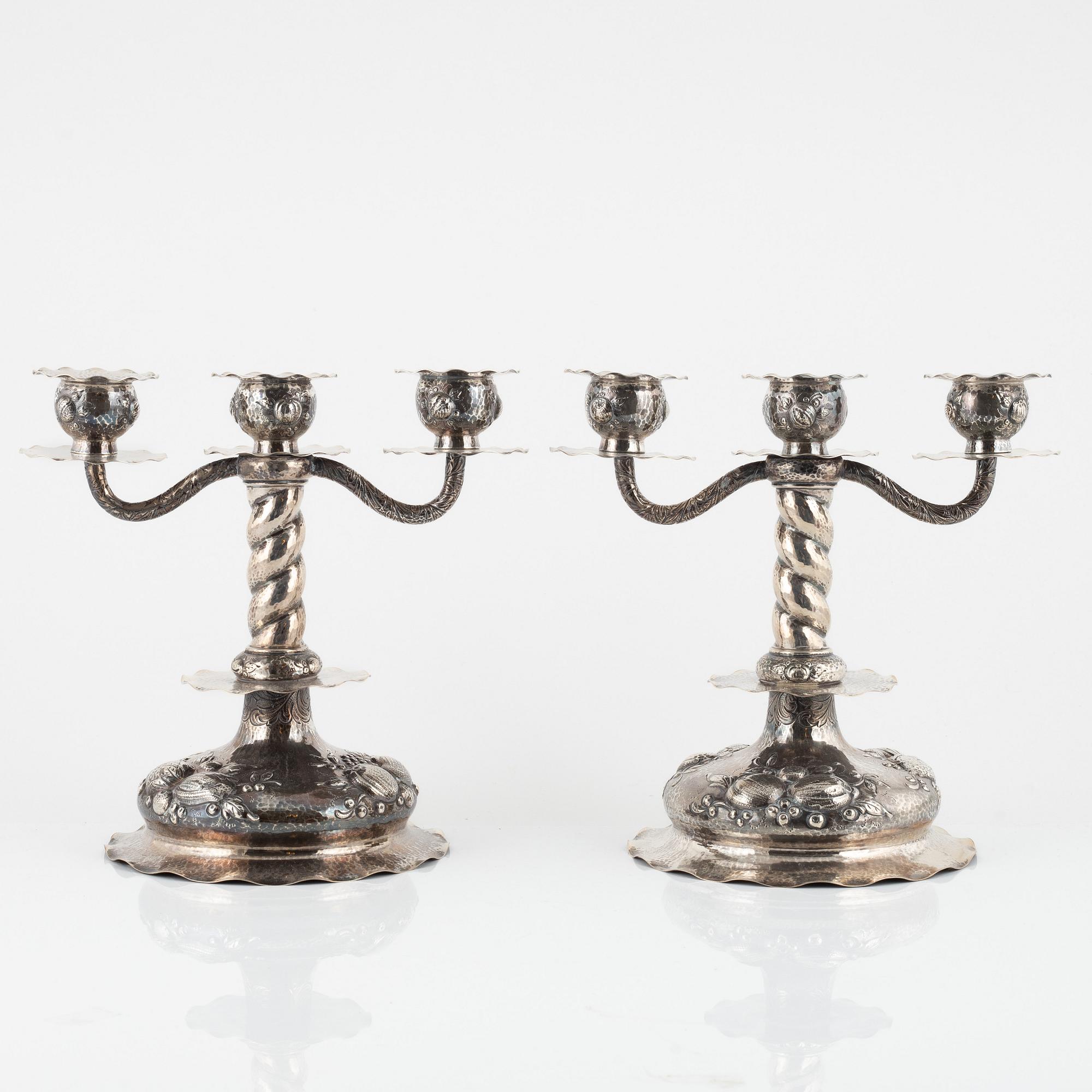 Kandelabrar, ett par, silver, barockstil, CG Hallberg, Stockholm, 1928.