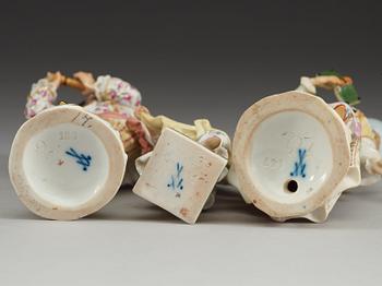 FIGURINER, tre stycken, porslin. Meissen, 1800-talets slut.