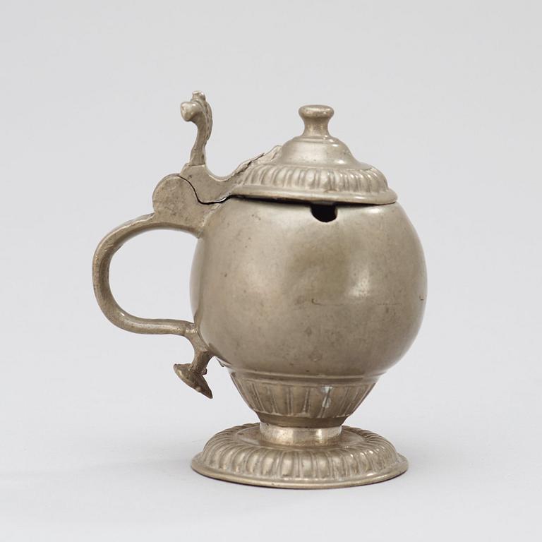 A Swedish pewter mustard-jug by P. Åberg, master 1748.