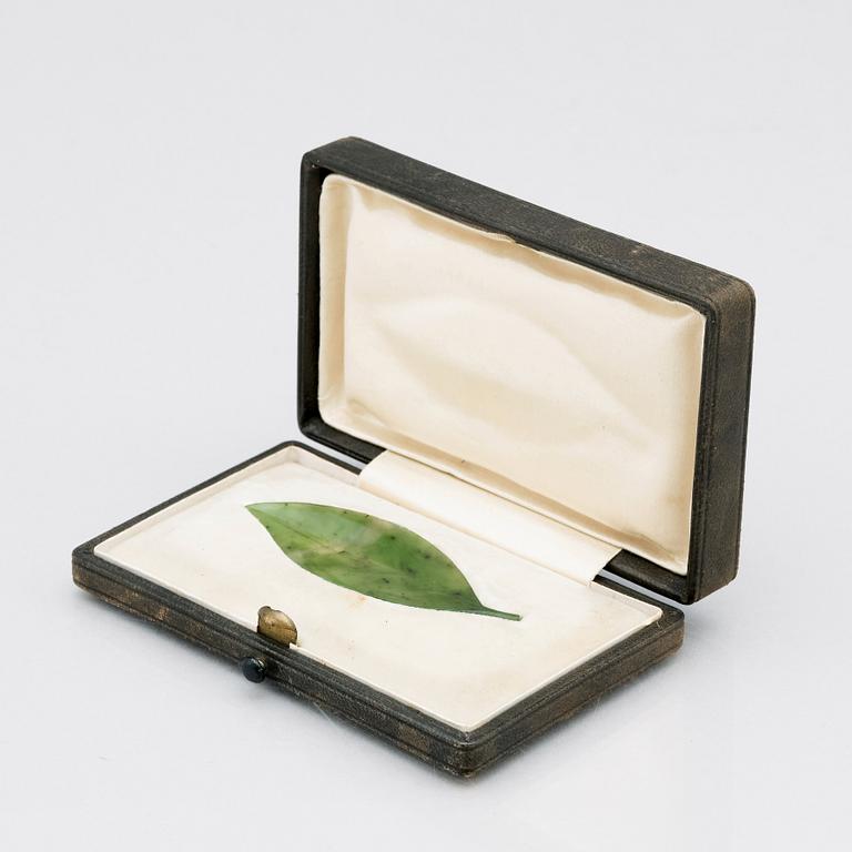Fabergé, Leaf, nephrite, from the company Bra Nobel´s wreath on Alexander III´s grave 1894.