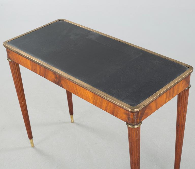 A side table, first half of the 20th century.
