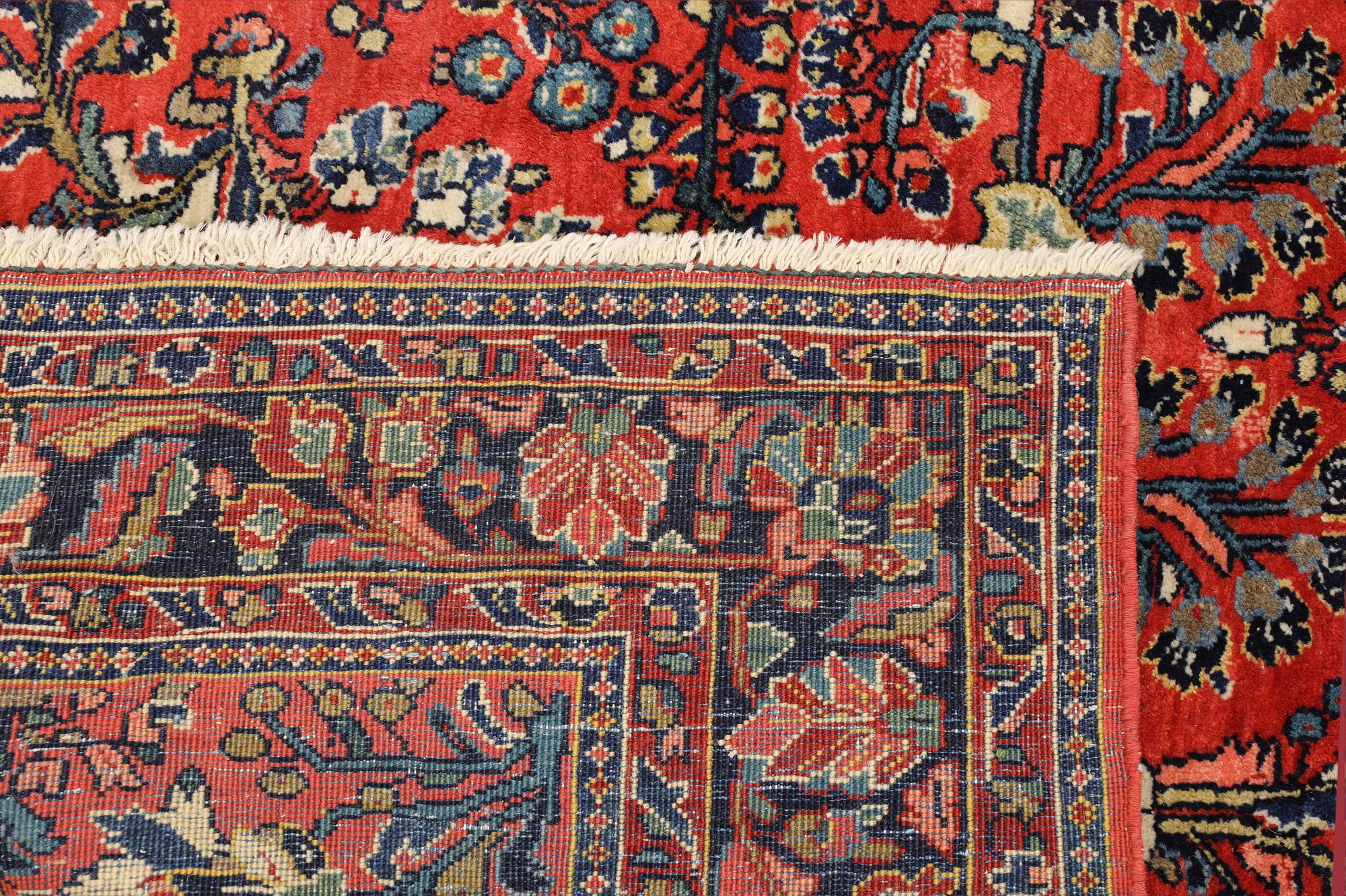 An American Sarouk rug, semi-antique, c. 200 x 142 cm.