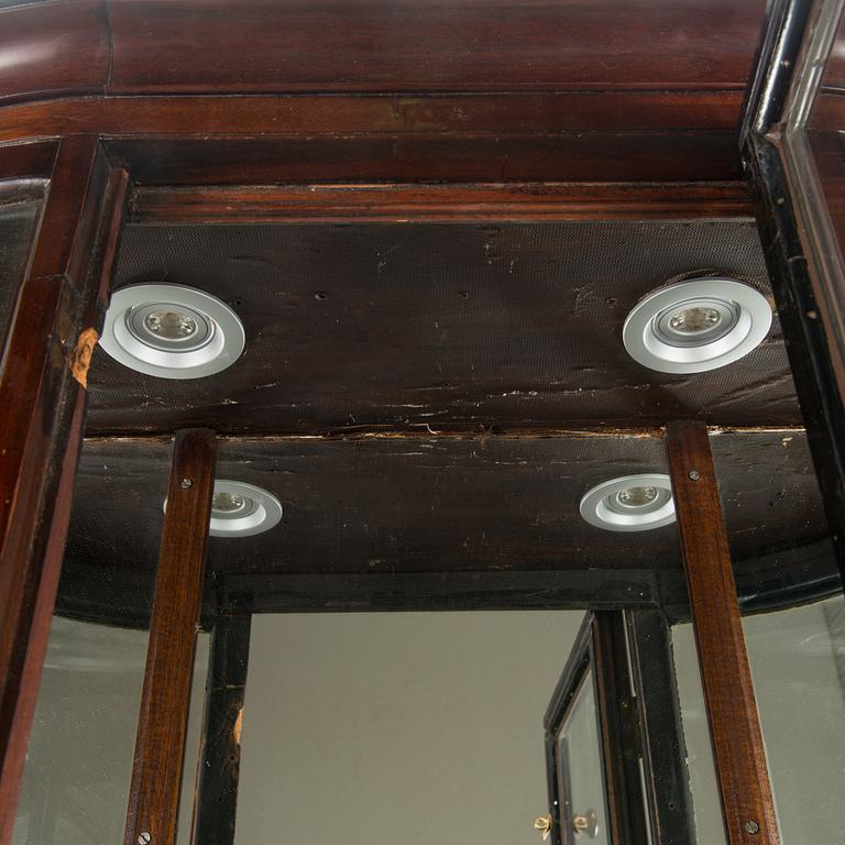 An Art Deco display cabinet from early 20th century.