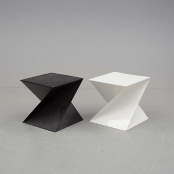BORD, 2 stycken, Nordiska Galleriet, 1900/2000-tal.