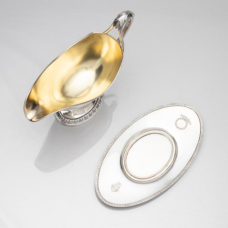 Sauce bowl, silver, with detachable drip tray, W.A. Bolin, Stockholm 1919.