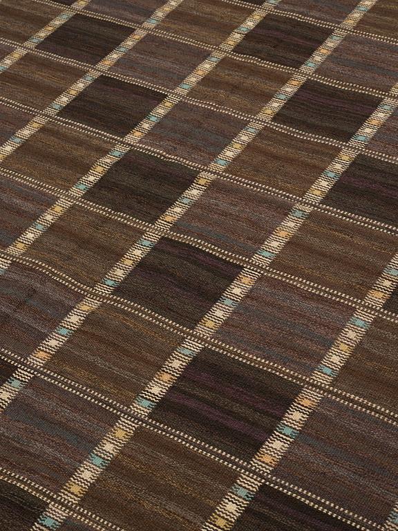 Barbro Nilsson, Matto, "Falurutan mörk", flat weave, ca 278 x 198-202 cm, signed AB MMF BN.