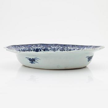 A blue and white tureen stand, Qing dynasty, Qianlong (1736-95).